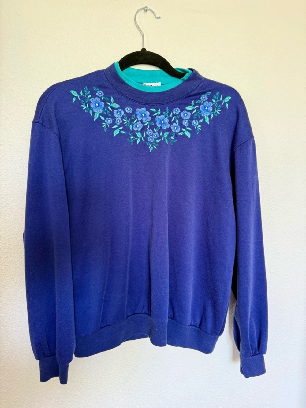 Vintage Coastal Granny Floral Embroidered Sweatshirt Blue Cottagecore Mock Neck - Picture 3 of 7